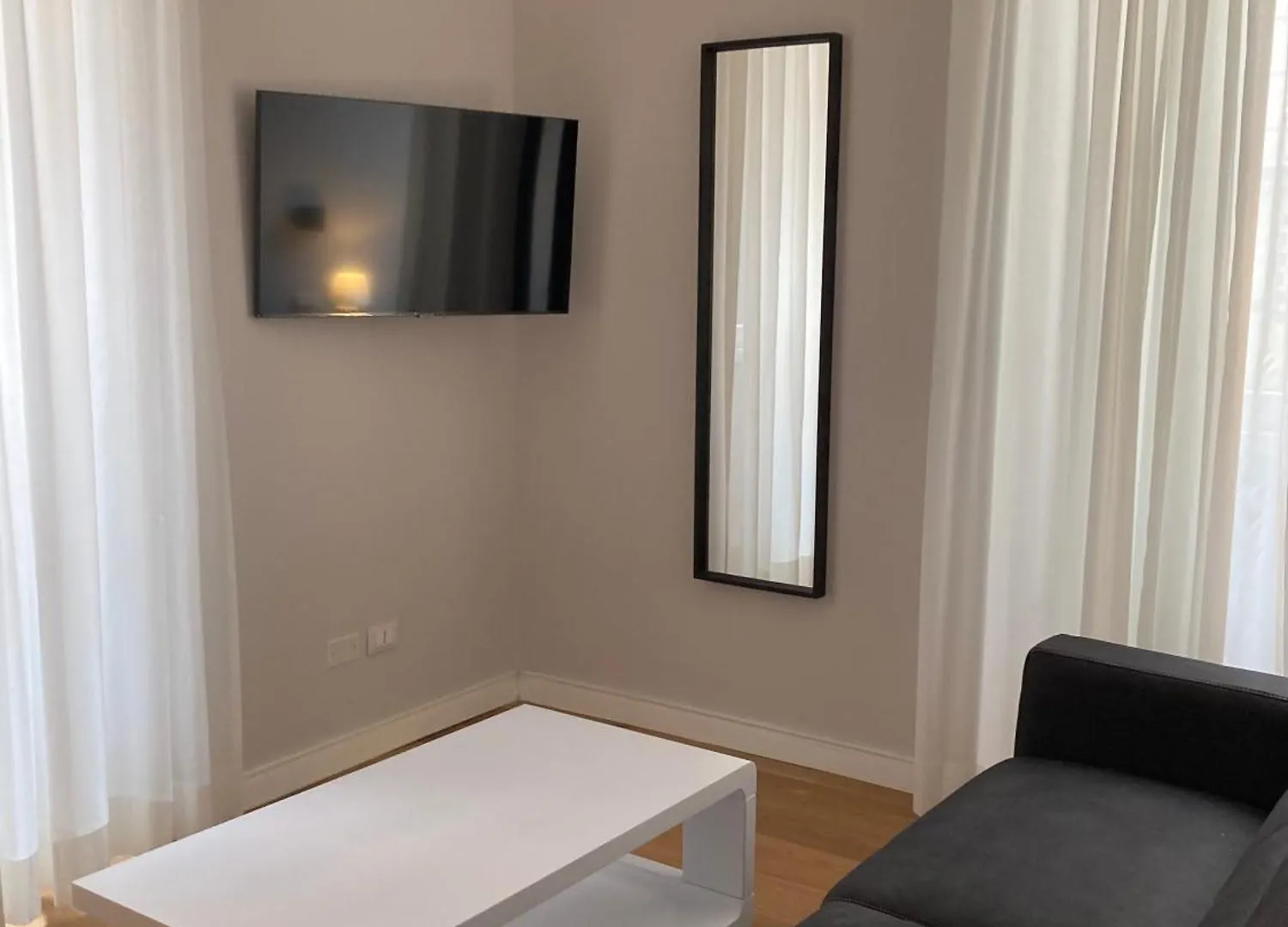 Апартаменты Nizza 33 Рим 0*,  Италия